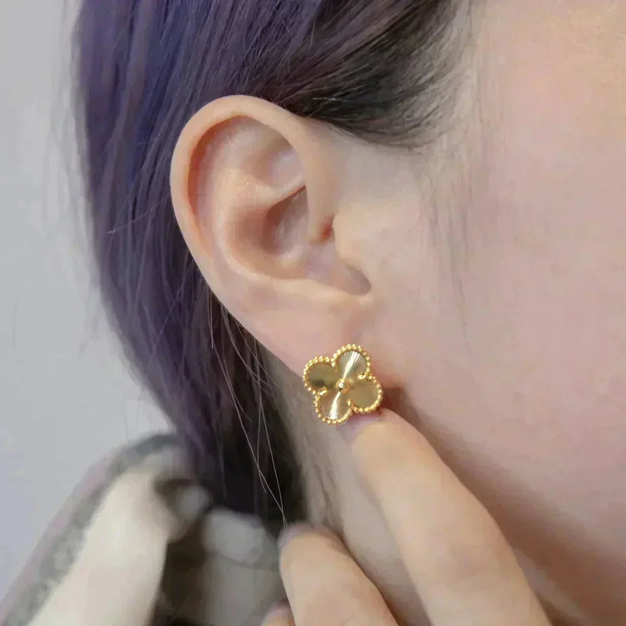 [Vicky]CLOVER MEDIUM 1 MOTIFS LASER EARRINGS