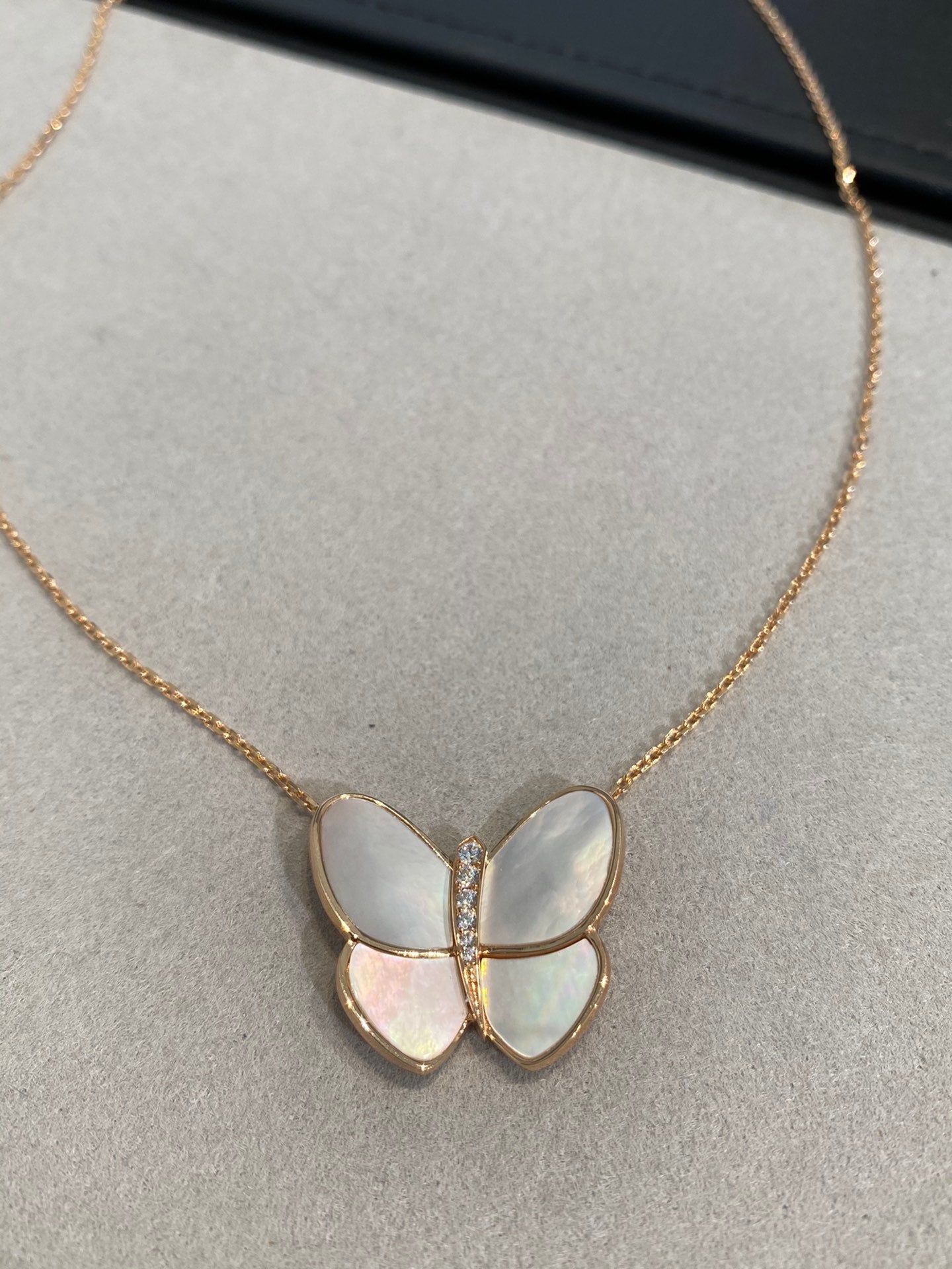 [Vicky]BUTTERFLY GOLD MOP DIAMOND NECKLACE