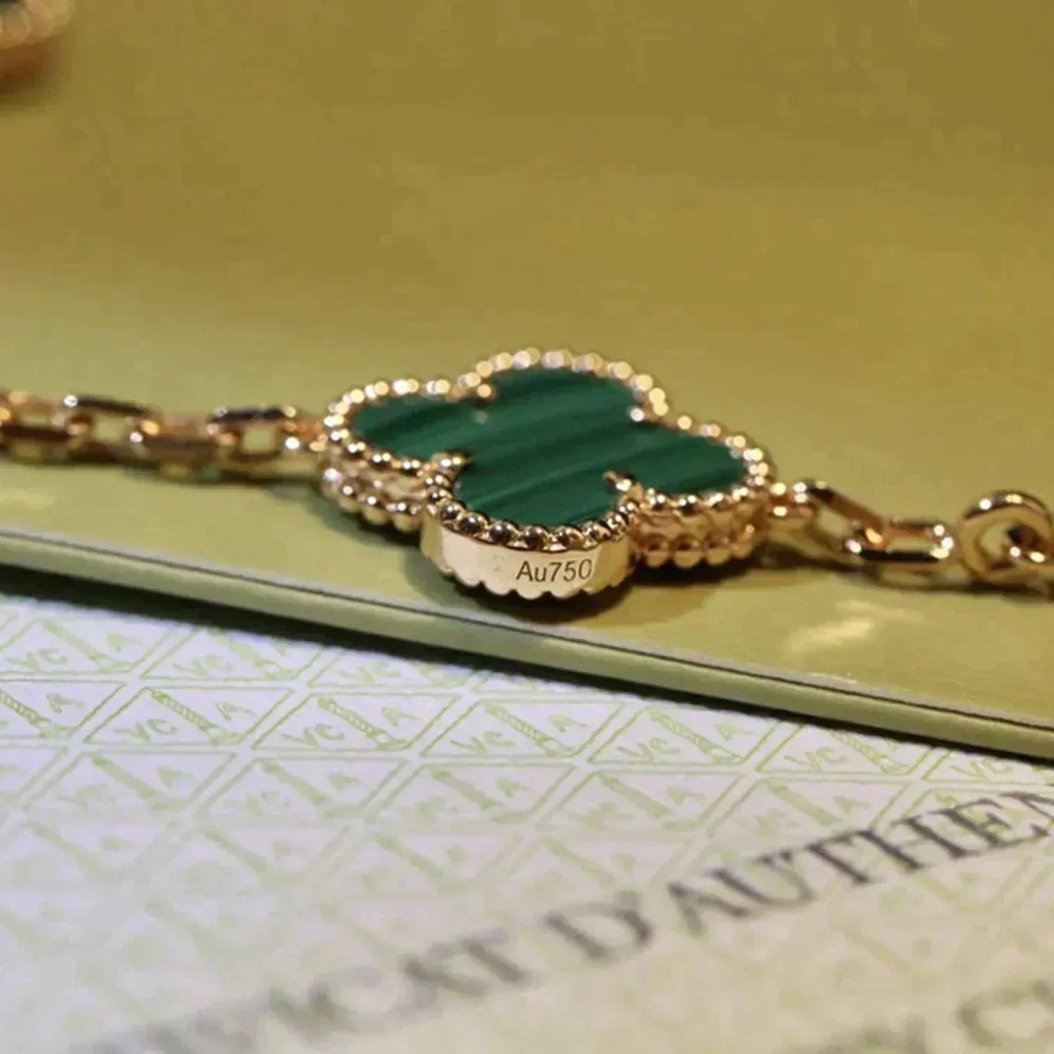 [Vicky]CLOVER 5 MOTIFS MALACHITE BRACELET