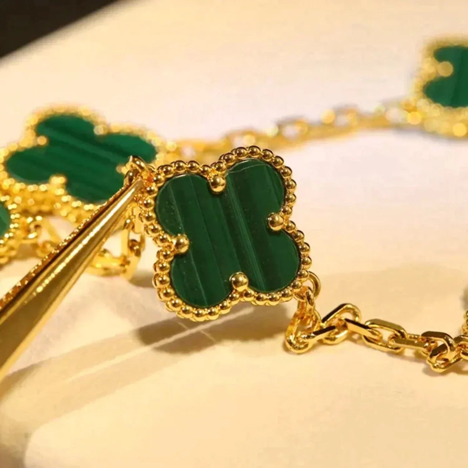 [Vicky]CLOVER 5 MOTIFS MALACHITE BRACELET