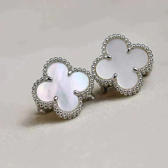 [Vicky]CLOVER MEDIUM 1 MOTIFS  WHITE MOP EARRINGS SILVER