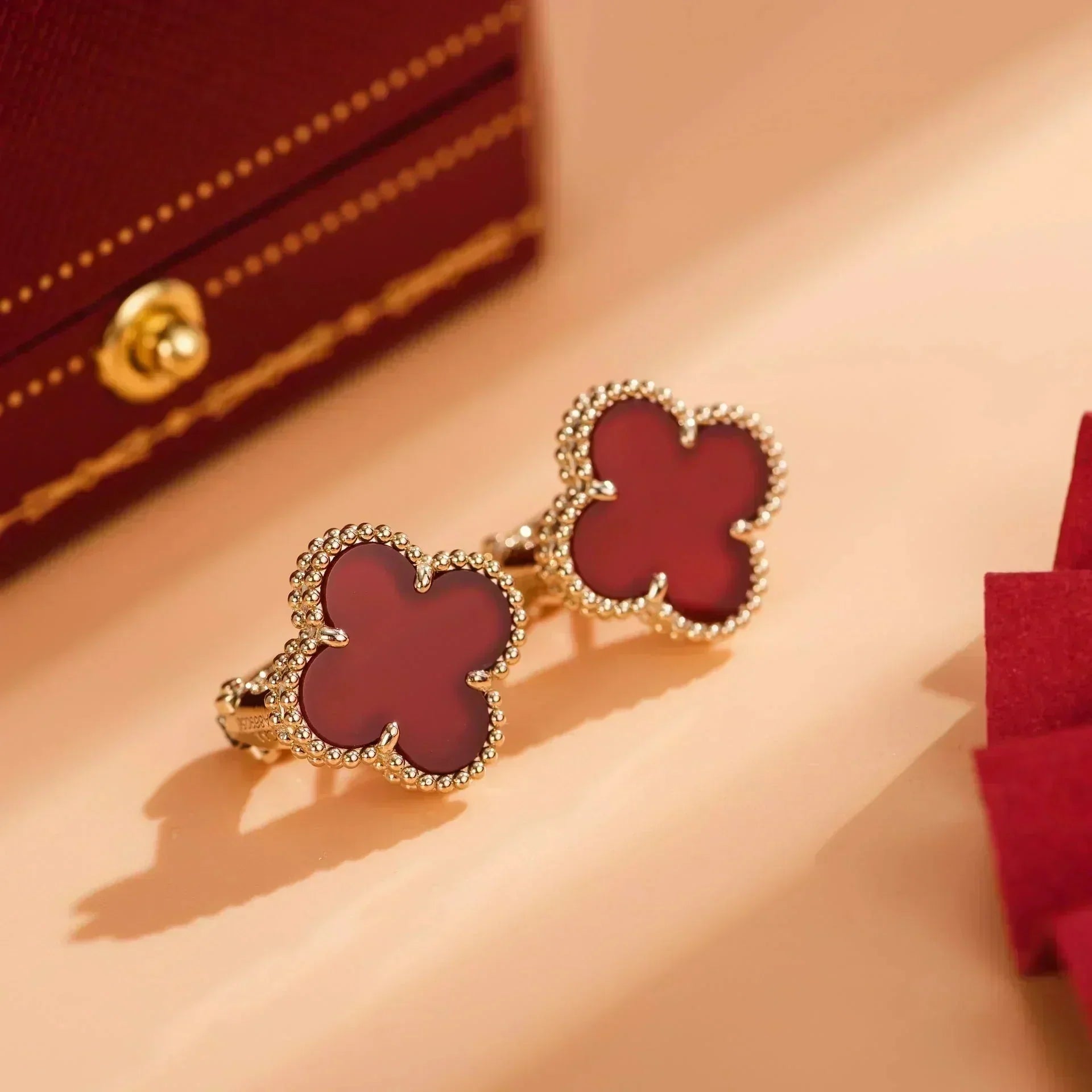 [Vicky]CLOVER MEDIUM 1 MOTIFS CARNELIAN  EARRINGS