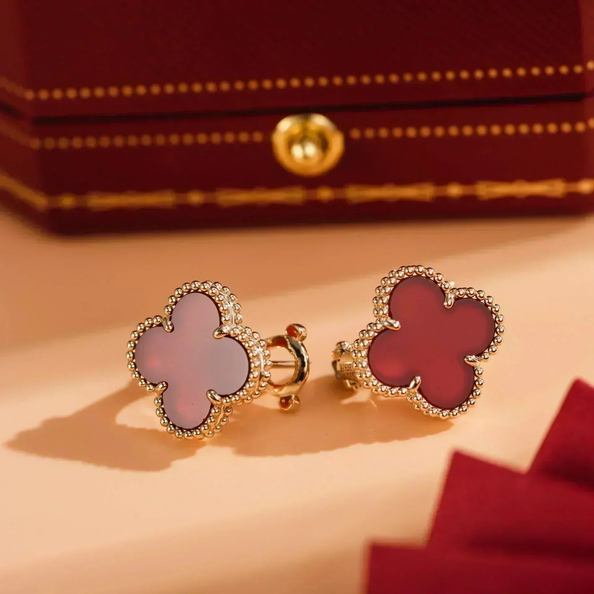 [Vicky]CLOVER MEDIUM 1 MOTIFS CARNELIAN  EARRINGS