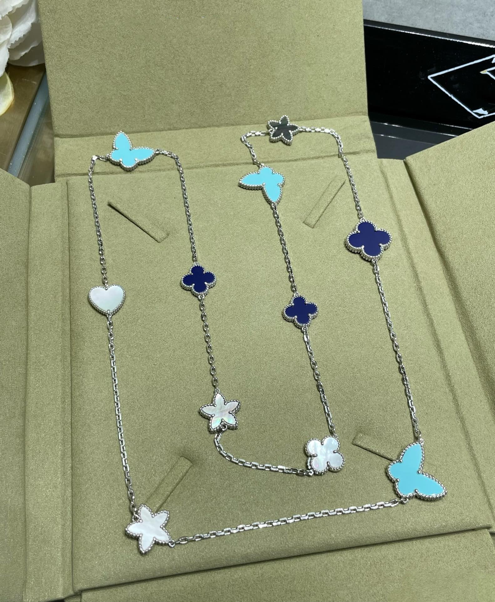 [Vicky]LUCKY CLOVER SILVER 11 MOTIF NECKLACE