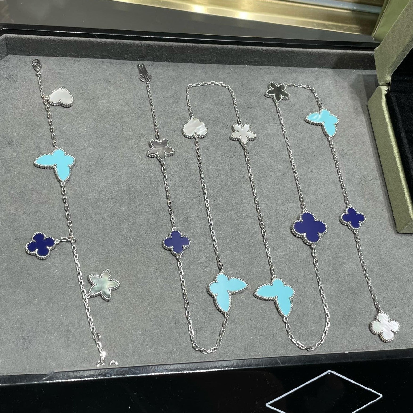 [Vicky]LUCKY CLOVER SILVER 11 MOTIF NECKLACE