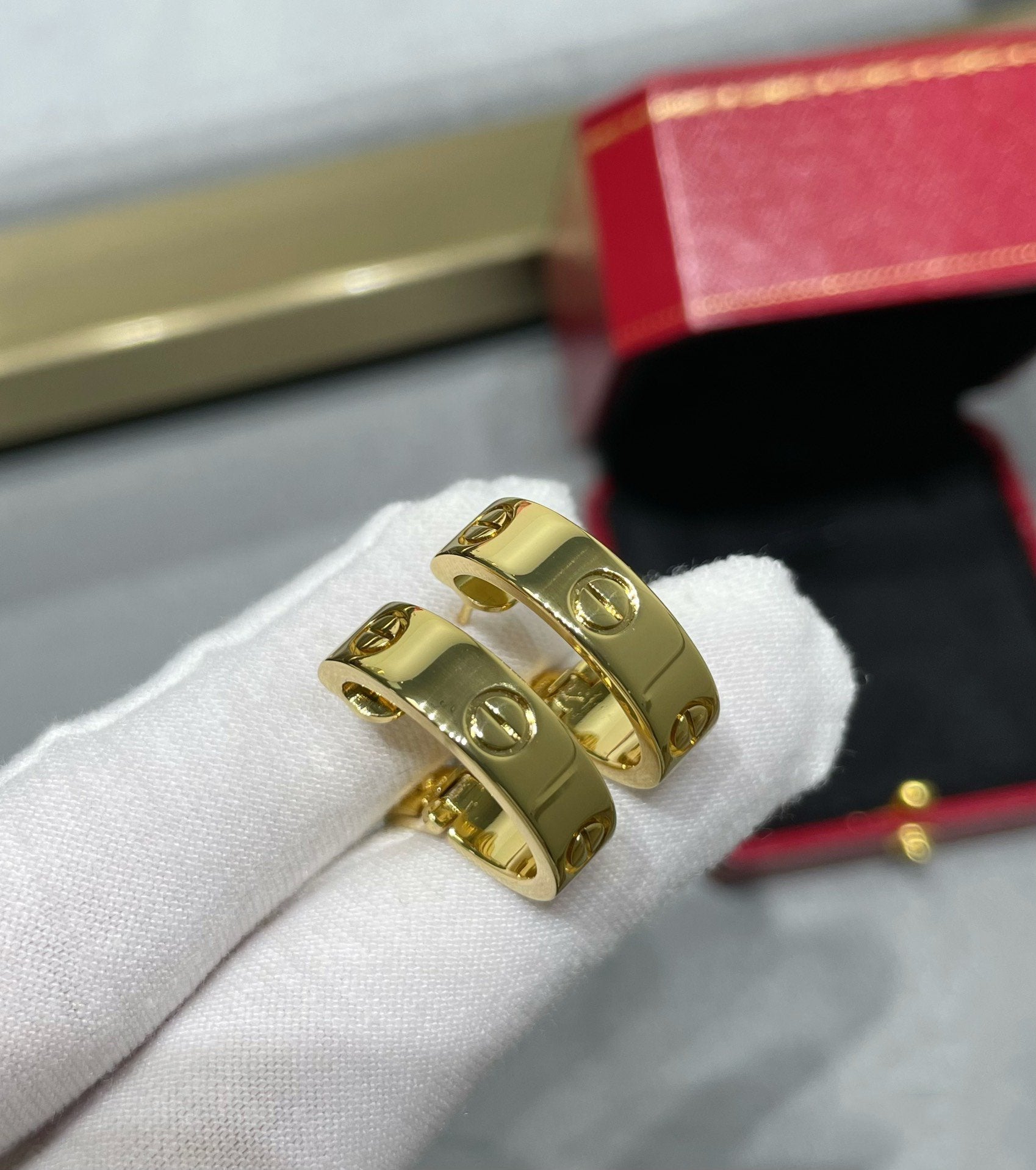 [Vicky]LOVE 5.5MM EARRINGS