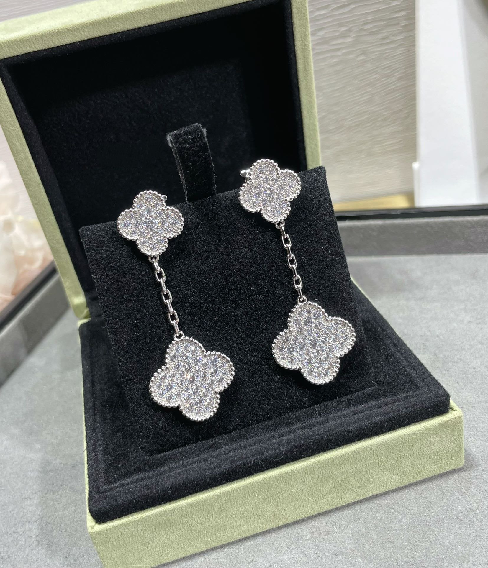 [Vicky]CLOVER 2 MOTIFS DIAMOND PAVED SILVER EARRINGS