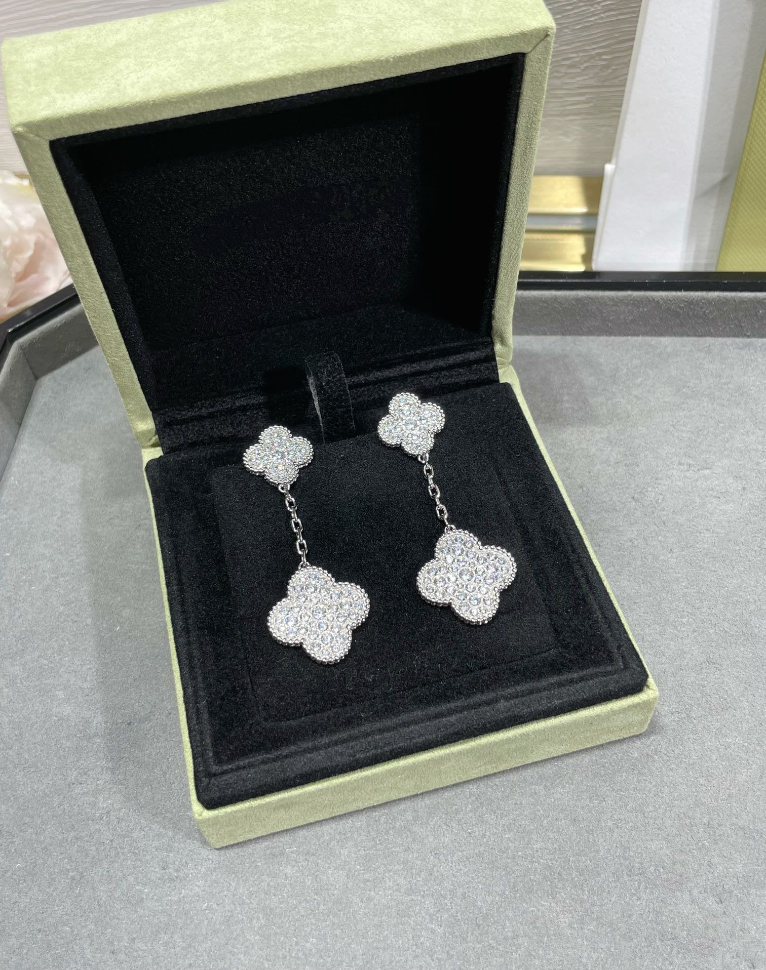 [Vicky]CLOVER 2 MOTIFS DIAMOND PAVED SILVER EARRINGS