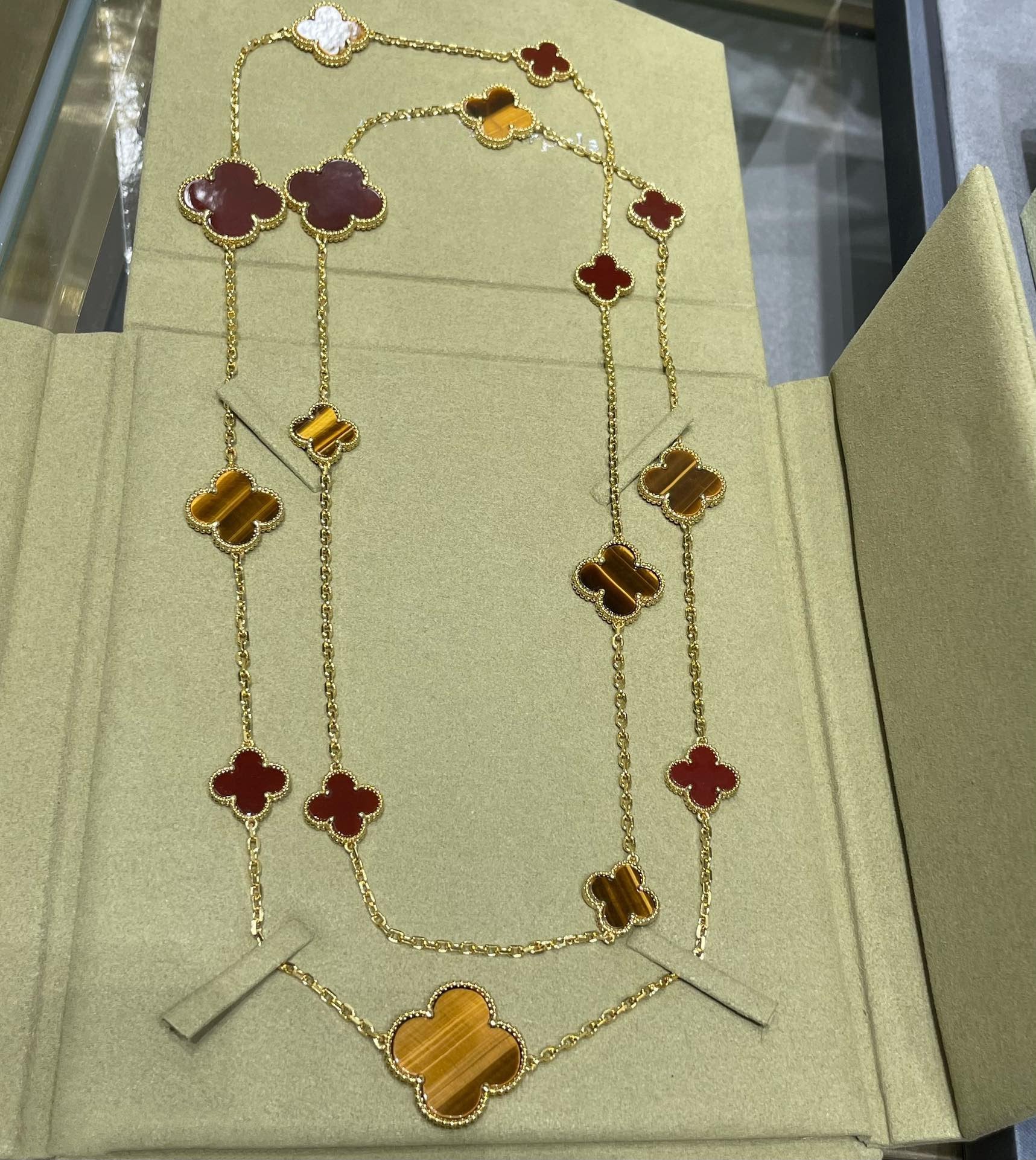 [Vicky]CLOVER 16 MOTIF CARNELIAN TIGER EYE ROSE GOLD NECKLACE