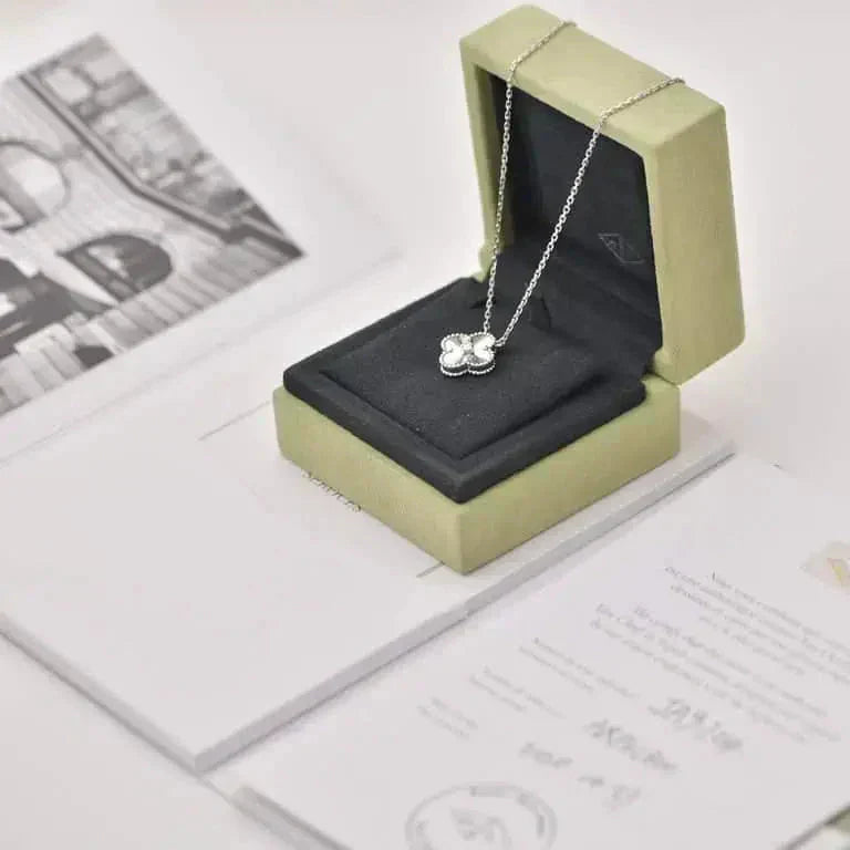 [Vicky]CLOVER  15MM DIAMOND LASER NECKLACE SILVER