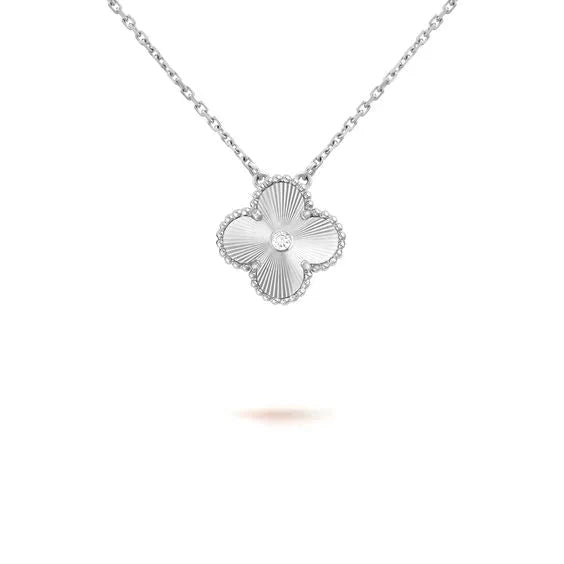 [Vicky]CLOVER  15MM DIAMOND LASER NECKLACE SILVER