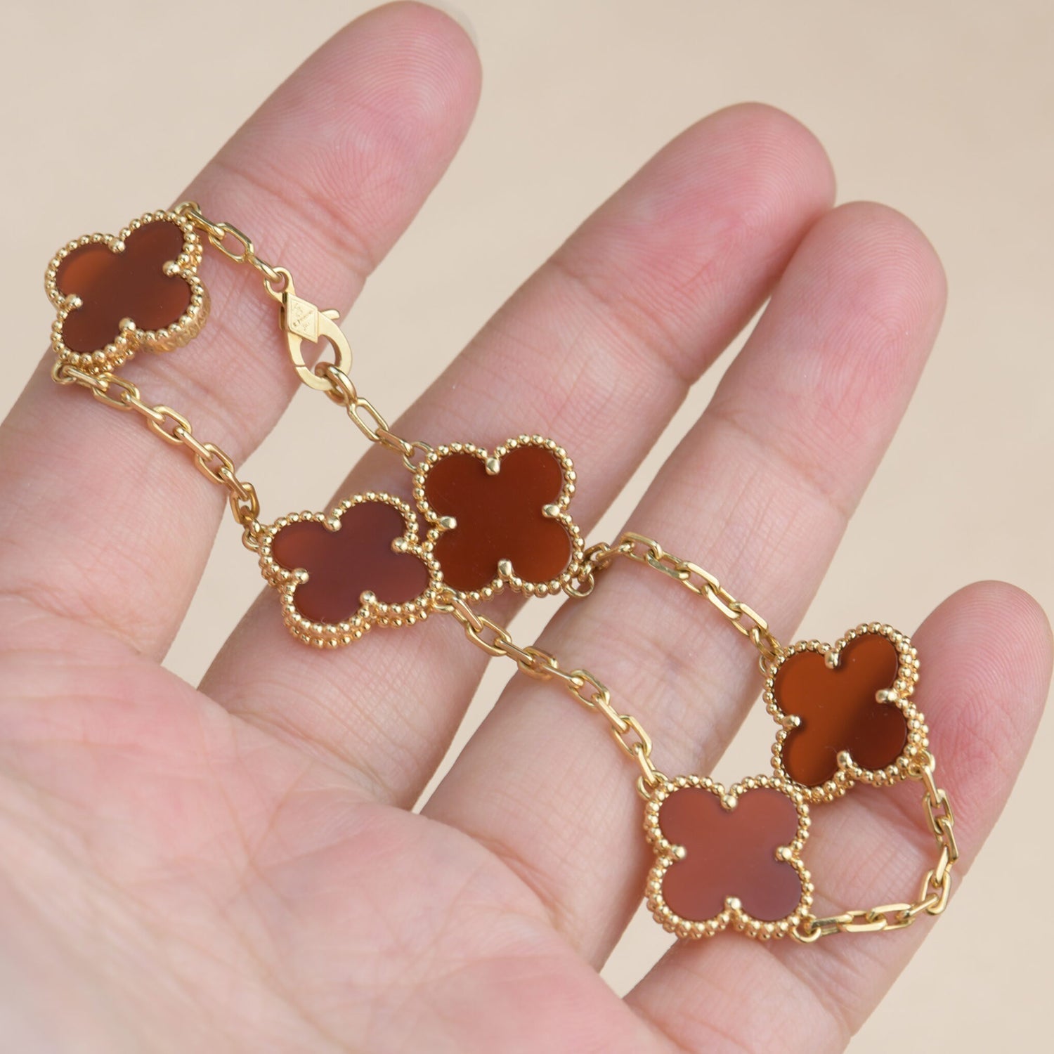 [Vicky]CLOVER 5 MOTIFS RED AGATE  BRACELET