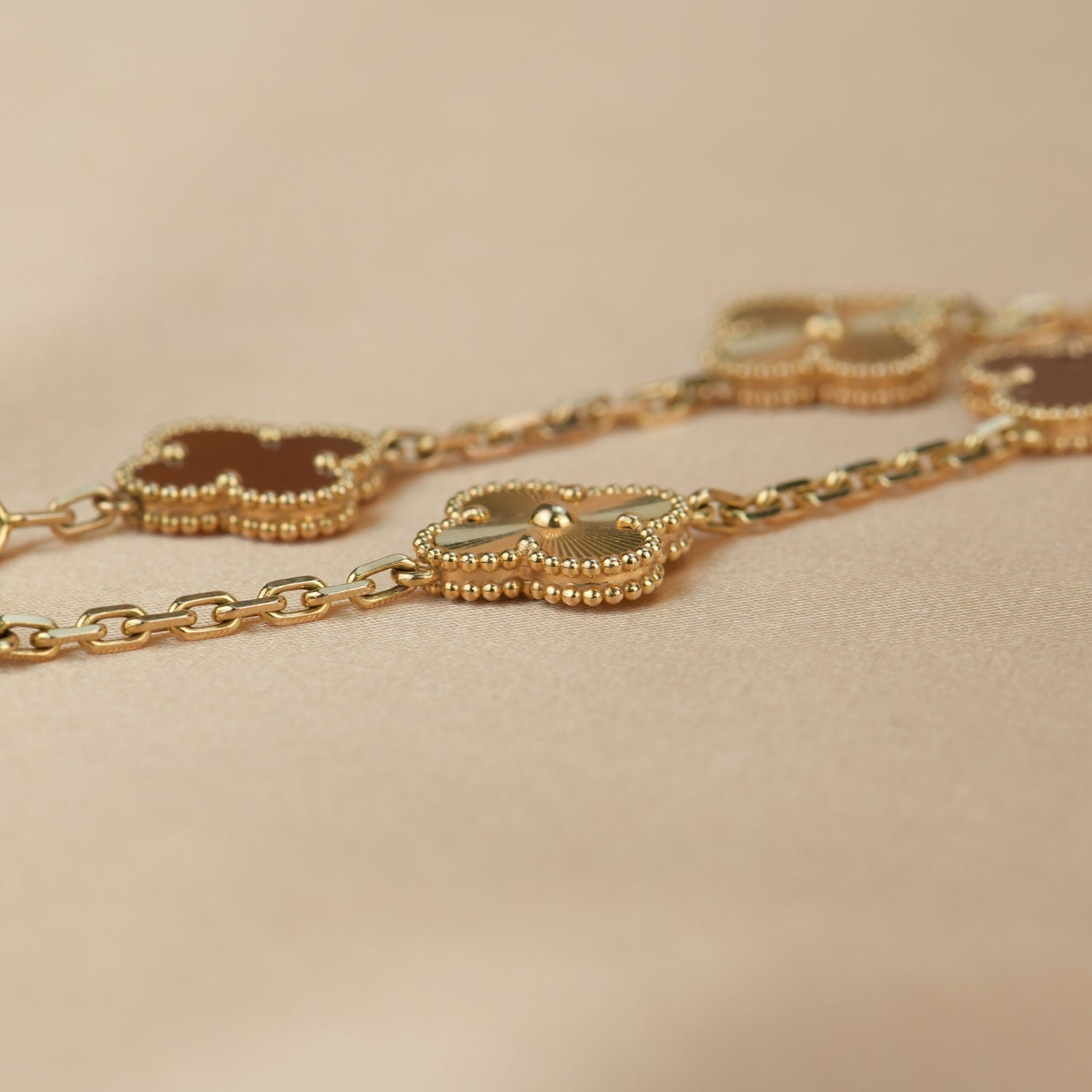 [Vicky]CLOVER  5 MOTIFS CARNELIAN GOLD BRACELET