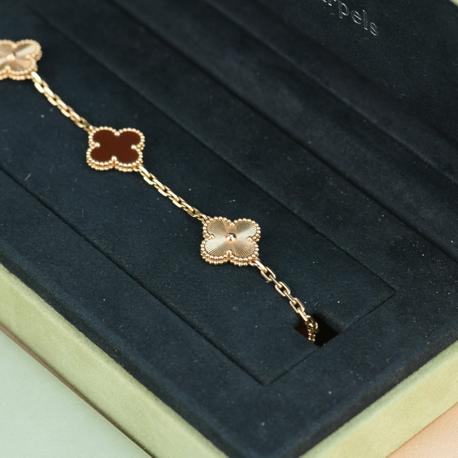 [Vicky]CLOVER  5 MOTIFS CARNELIAN GOLD BRACELET