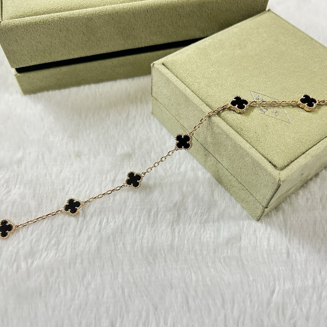 [Vicky]CLOVER 6 MOTIF  ONYXS BRACELET