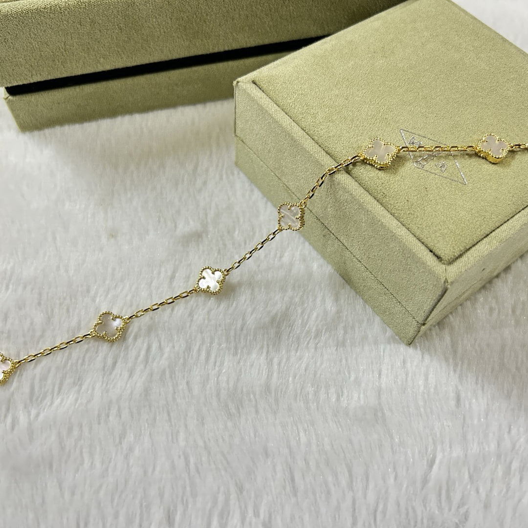 [Vicky]CLOVER 6 MOTIF WHITE MOP BRACELET