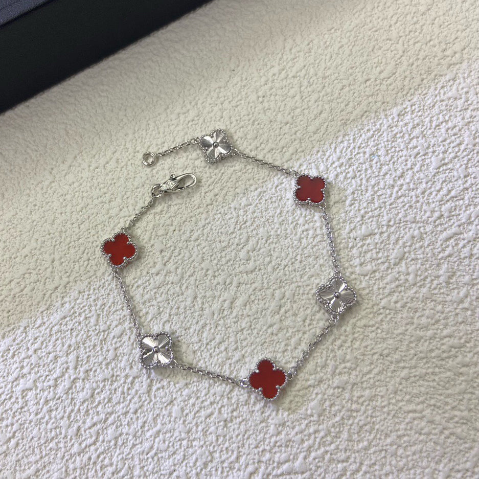 [Vicky]CLOVER 6 MOTIF RED AGATE LASER BRACELET