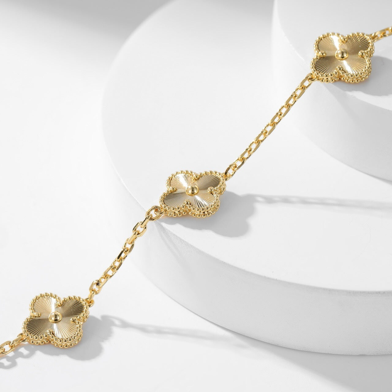 [Vicky]CLOVER 10 MOTIFS LASER NECKLACE