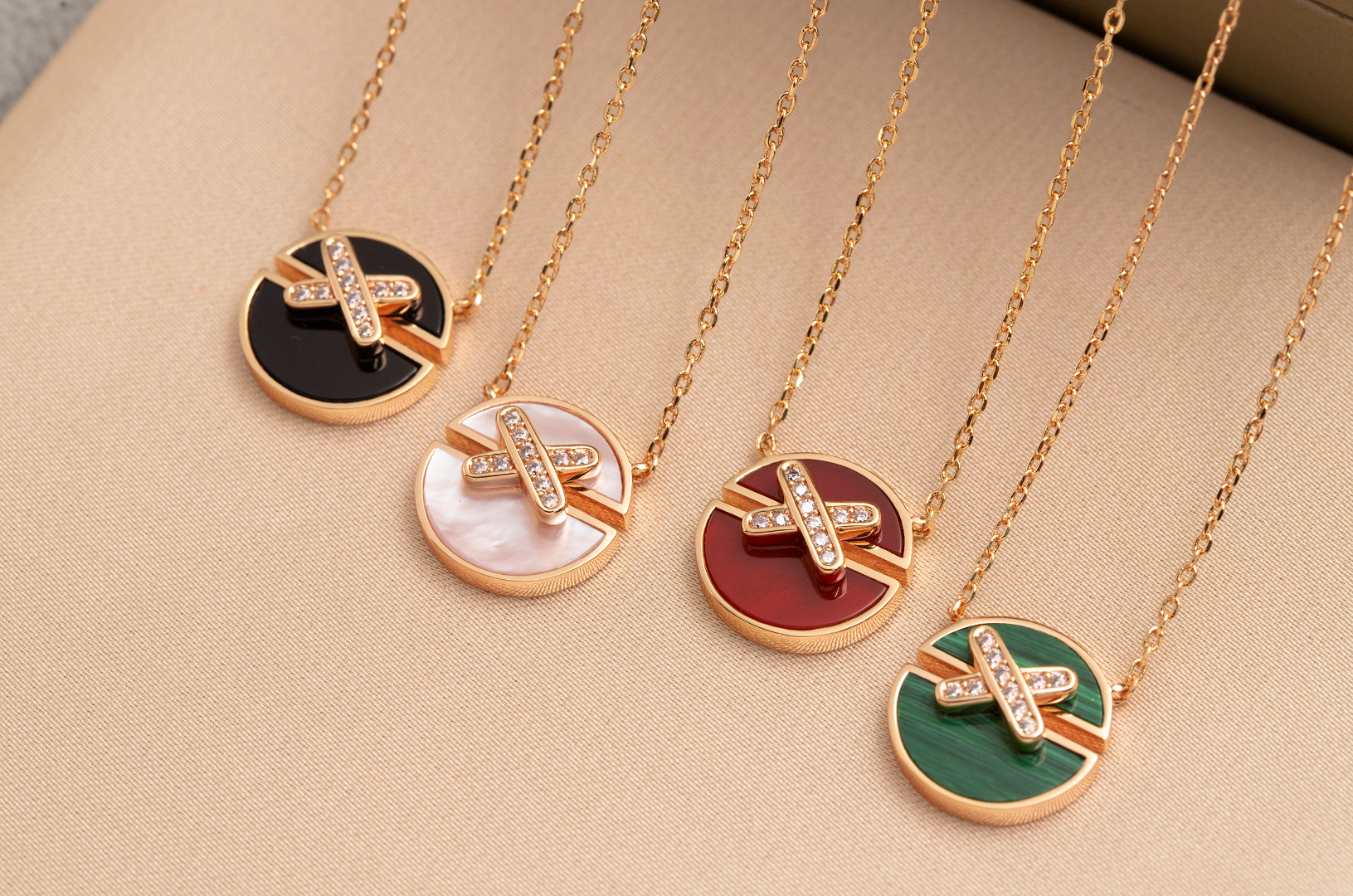 [Vicky]JEUX DE PINK GOLD DIAMOND NECKLACE