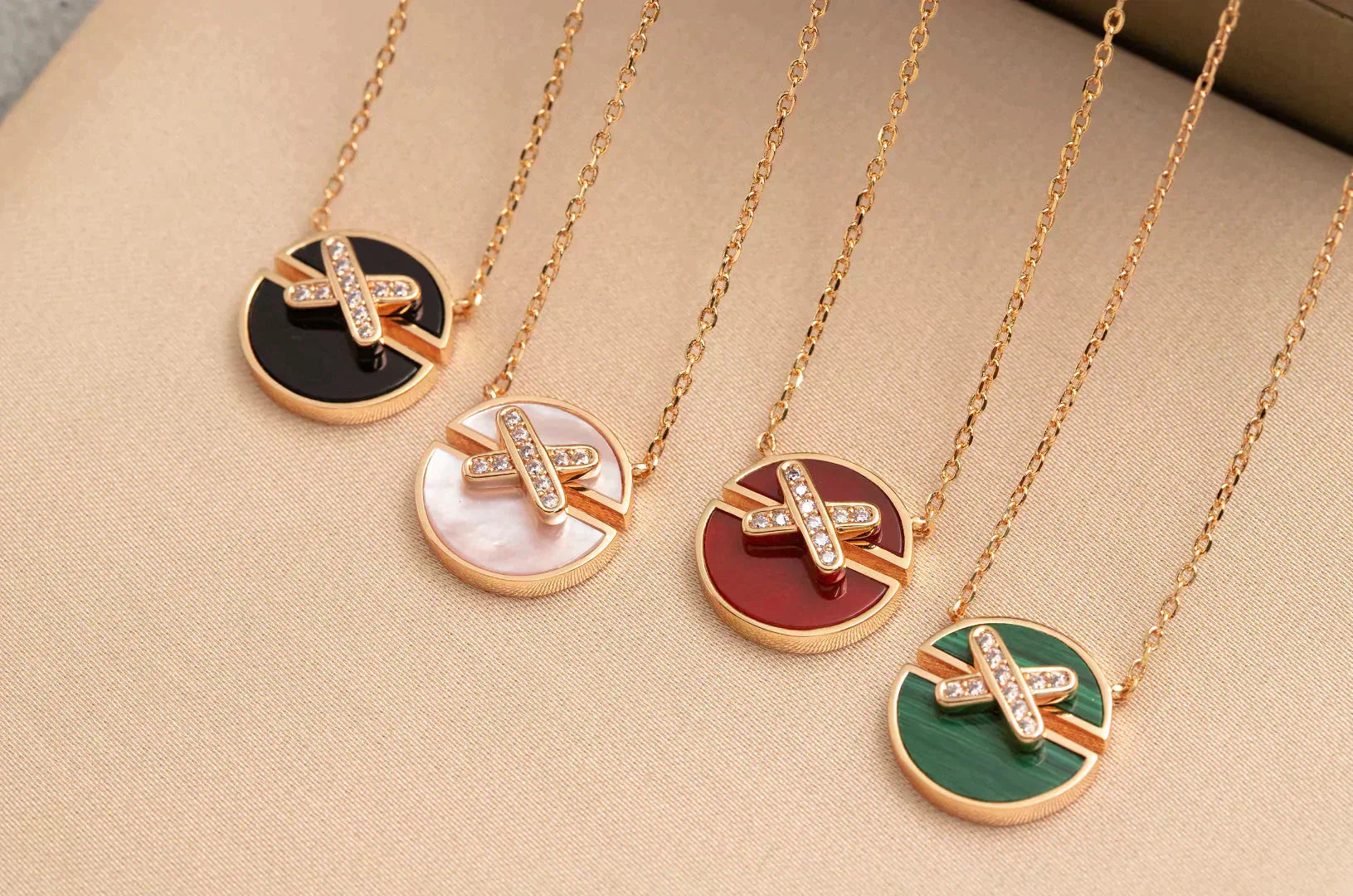 [Vicky]JEUX DE ROSE GOLD DIAMOND NECKLACE