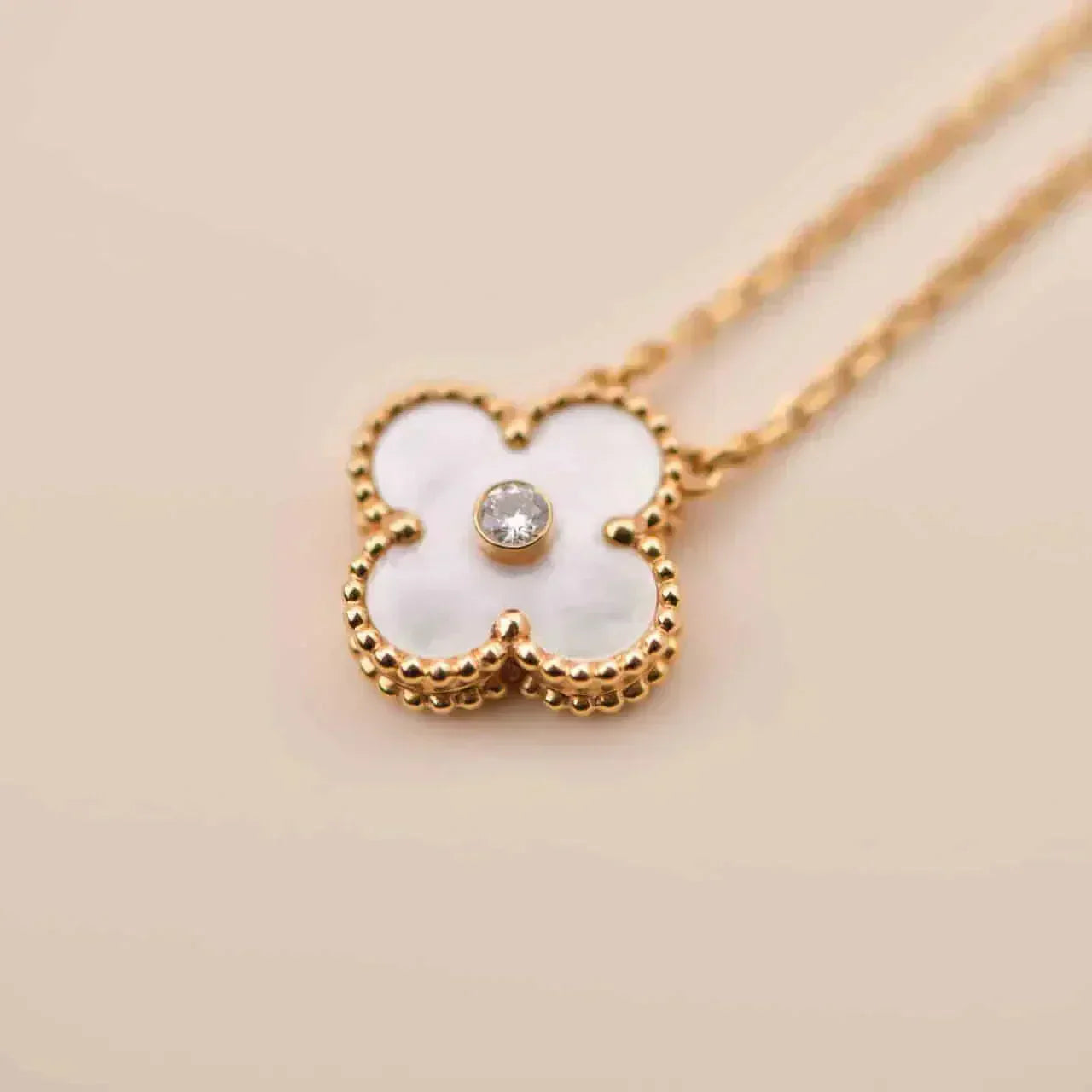 [Vicky]CLOVER 15MM DIAMOND WHITE FRITILLARIA NECKLACE
